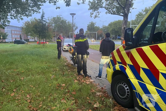 Brommerrijder loopt verwondingen op na uitwijkmanoeuvre