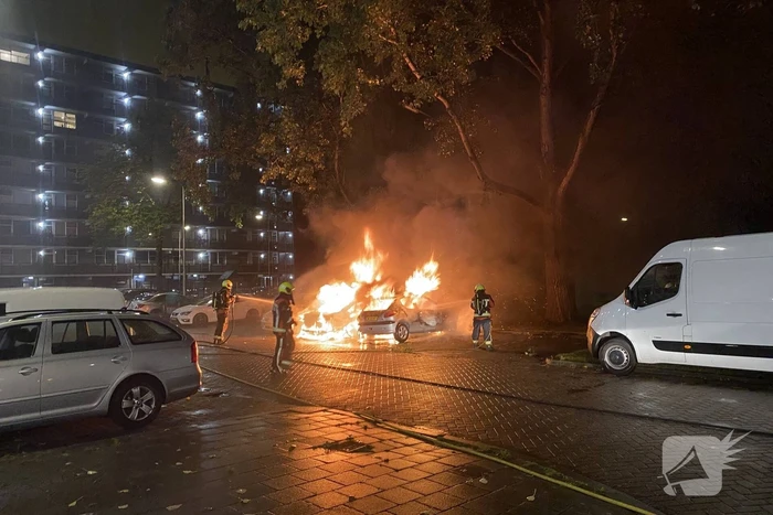 Drie auto's verwoest door brand