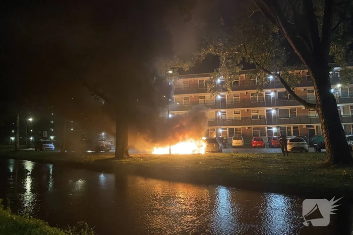 Drie auto's verwoest door brand