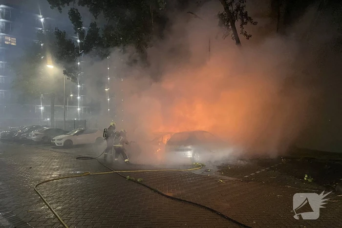 Drie auto's verwoest door brand