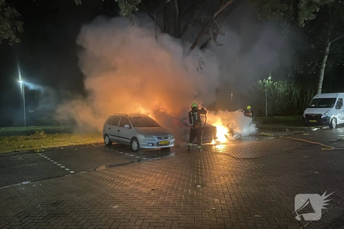Drie auto's verwoest door brand