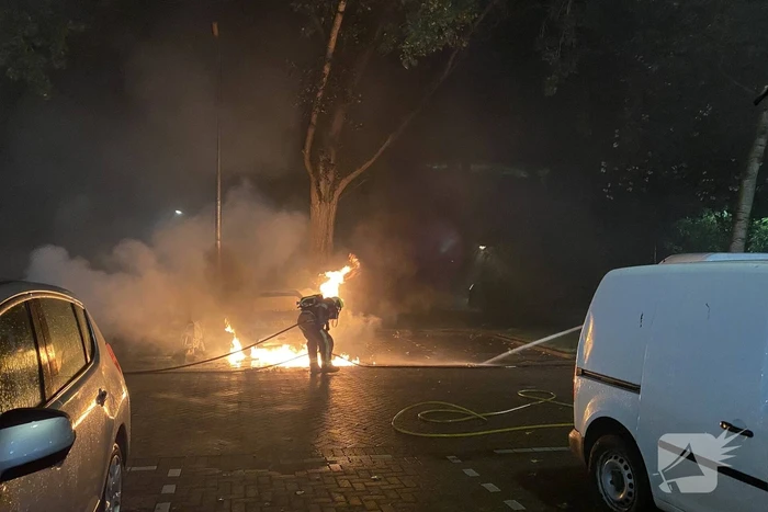 Drie auto's verwoest door brand
