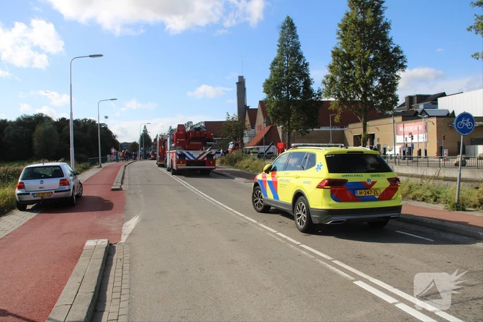 Bedrijfsverzamelgebouw ontruimd vanwege grote brand
