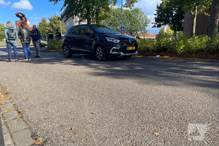 Overstekende fietser aangereden door auto