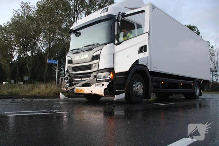 Twee gewonden na ongeval met vrachtwagen