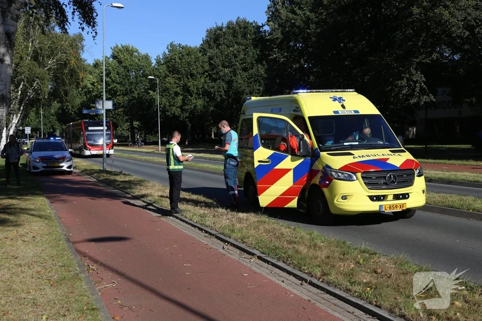 Fietser op e-bike ernstig gewond op fietspad
