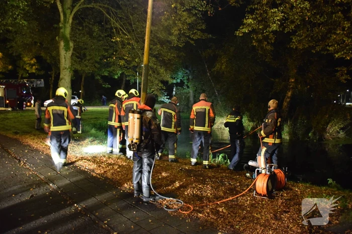 Hulpdiensten rukken uit voor scooter in sloot