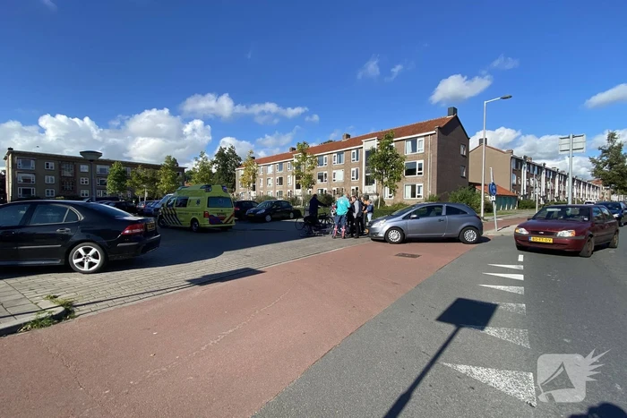 Fietser onderuit bij aanrijding met auto