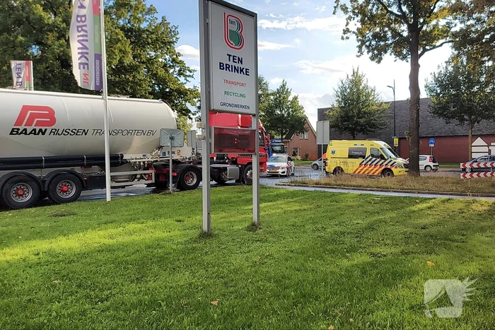 Overstekende fietser aangereden door vrachtwagen