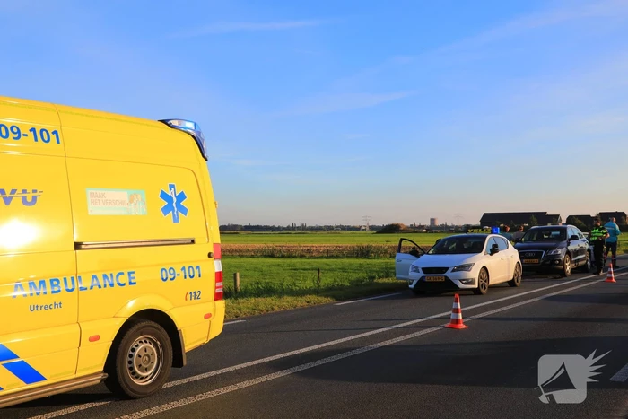 Kop-staartbotsing met lesauto