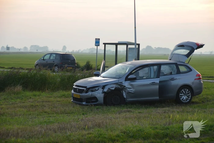 Veel schade bij ongeval tussen twee auto's