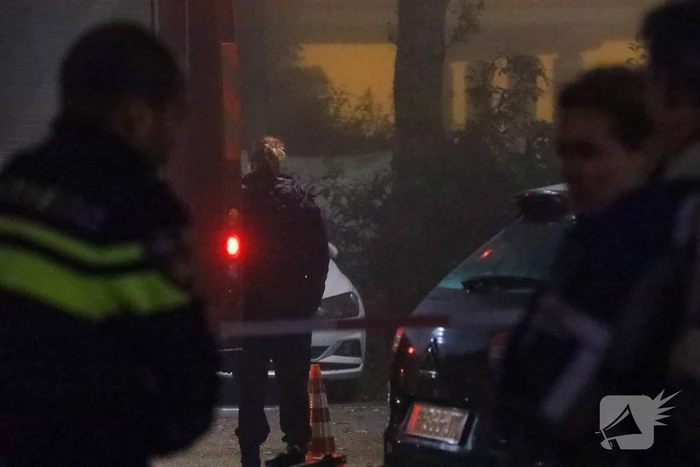 Politie doet onderzoek naar vondst stoffelijk overschot in auto