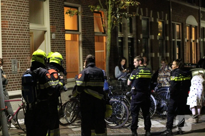 Schilderij vat vlam in woning