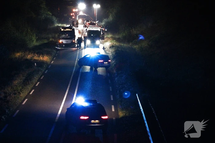 Dode en flinke schade bij aanrijding meerdere voertuigen