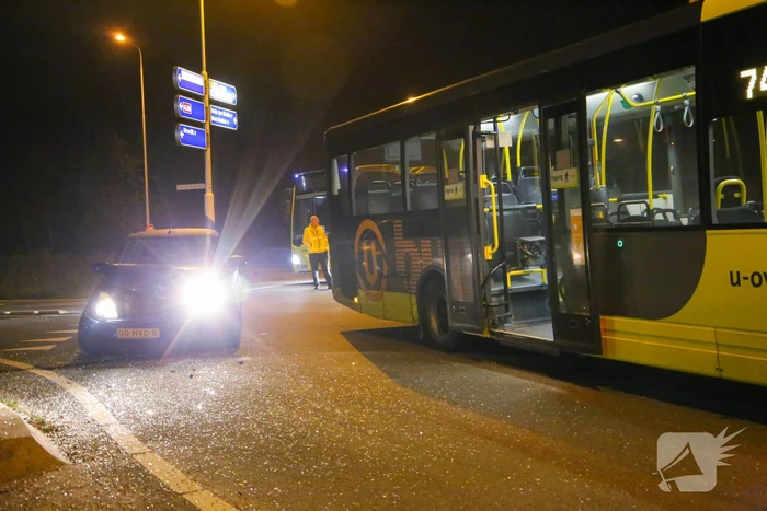 Veel schade bij ongeval tussen auto en lijnbus