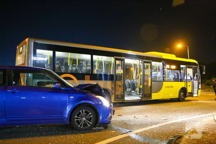 Veel schade bij ongeval tussen auto en lijnbus