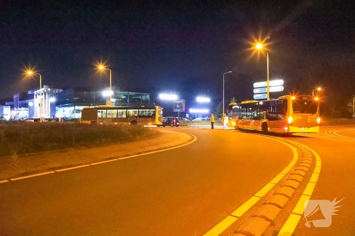 Veel schade bij ongeval tussen auto en lijnbus