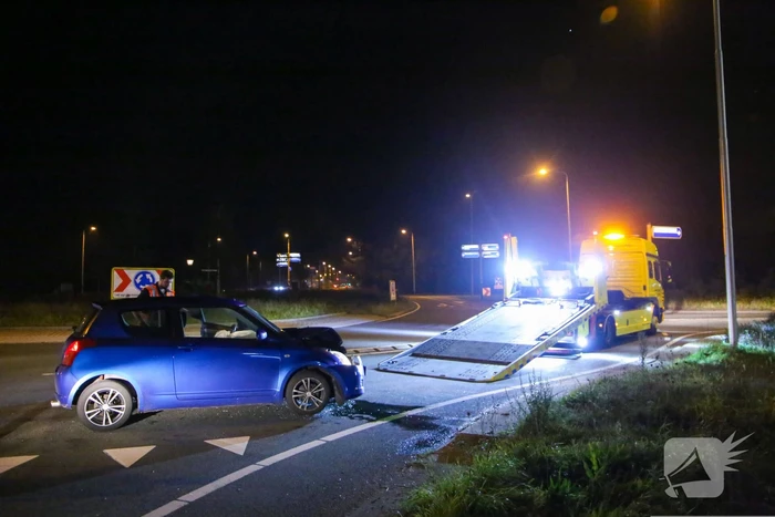 Veel schade bij ongeval tussen auto en lijnbus