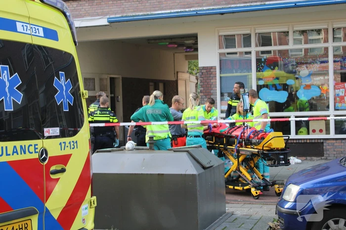 Persoon zwaargewond na val van hoogte