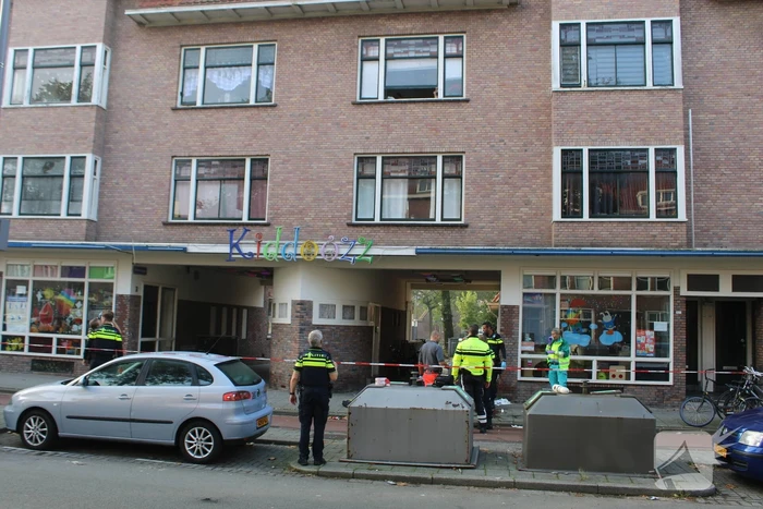 Persoon zwaargewond na val van hoogte