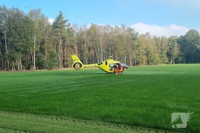 Traumahelikopter voor zwaargewonde motorcrosser