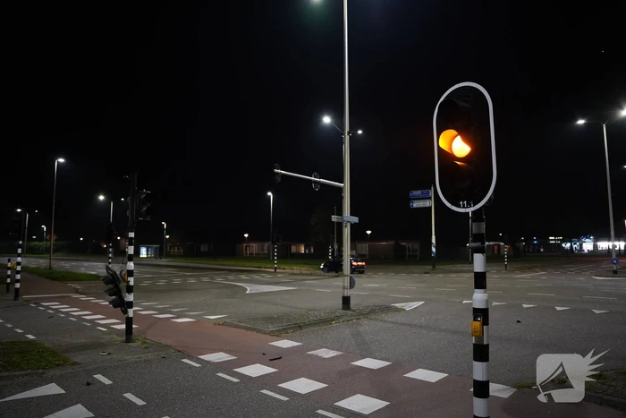 Kruispunt platgelegd door explosie verkeerslicht