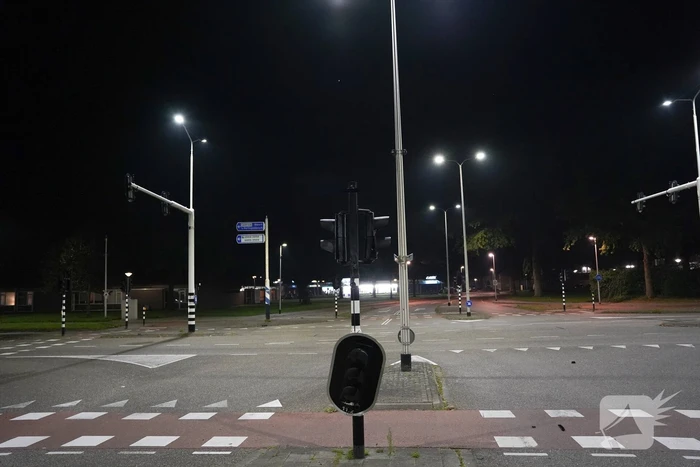 Kruispunt platgelegd door explosie verkeerslicht