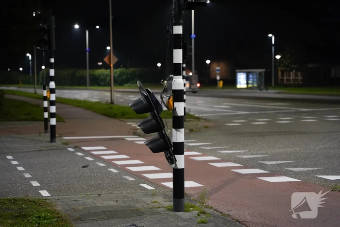 Kruispunt platgelegd door explosie verkeerslicht