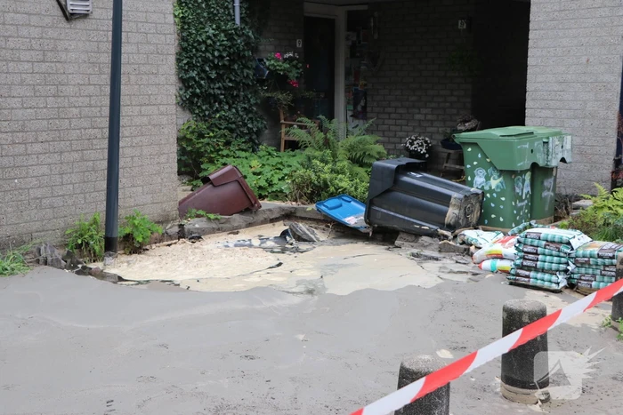 Voorzijde weggezakt bij een woning