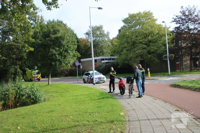 Aanrijding tussen fiets en scooter