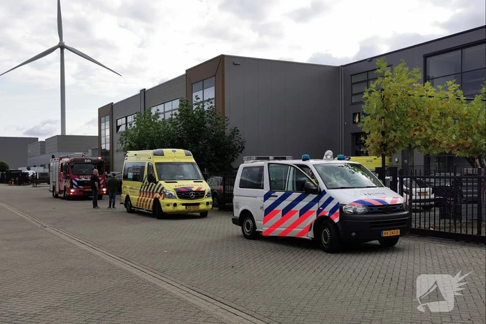 Hulpdiensten groots ingezet bij bedrijfspand