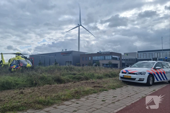 Hulpdiensten groots ingezet bij bedrijfspand