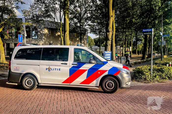 Politiehelikopter ingezet nadat jongeren maïskolven op auto's gooien