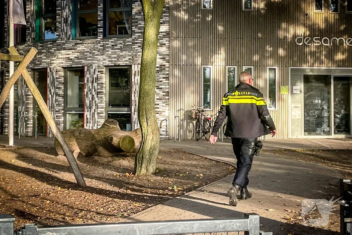 Politiehelikopter ingezet nadat jongeren maïskolven op auto's gooien