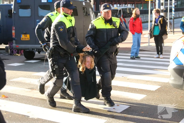 Opnieuw zorgen klimaatactivisten voor verkeershinder
