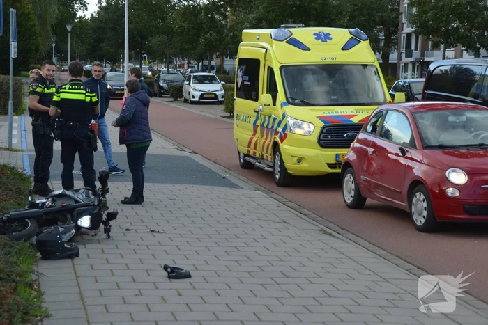 Gewonde bij ongeval tussen scooter en personenauto