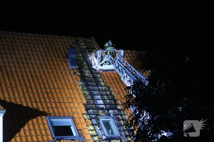 Dakgedeelte verwoest na brand