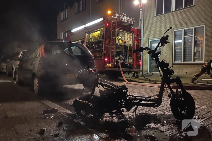 Scooter volledig uitgebrand