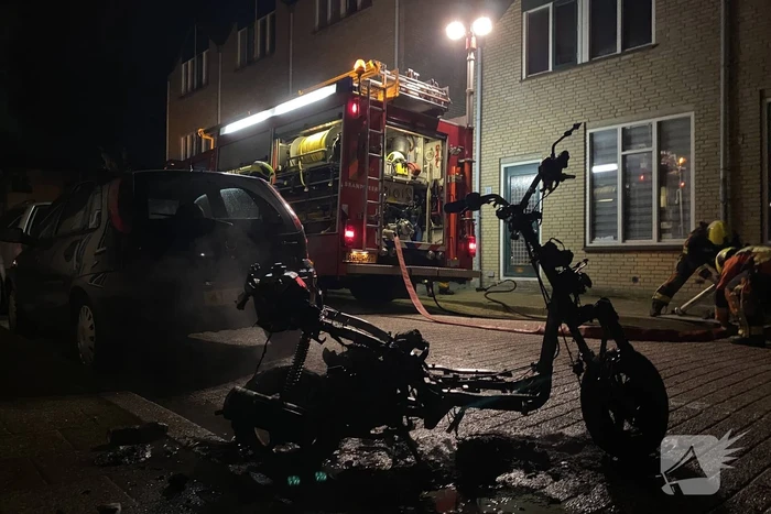 Scooter volledig uitgebrand