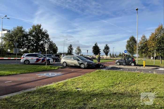 Brommerrijder gewond bij aanrijding