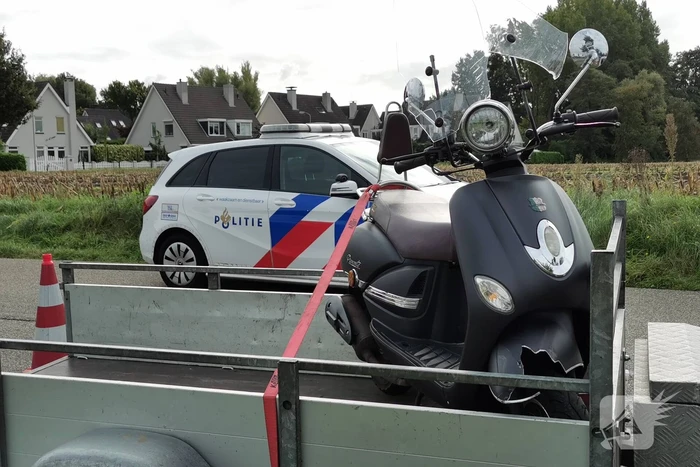 Scooterrijder gewond bij botsing met fietsster