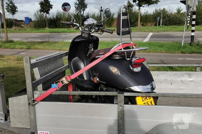 Scooterrijder gewond bij botsing met fietsster