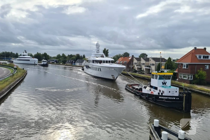 Jachtschepen Kaaimaneiland trekken veel bekijks