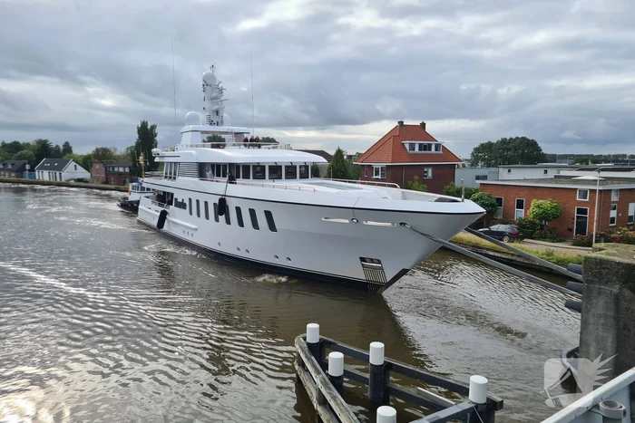 Jachtschepen Kaaimaneiland trekken veel bekijks
