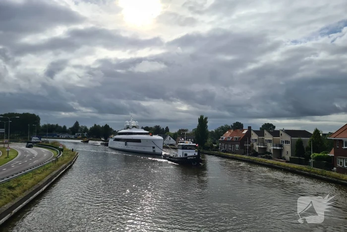 Jachtschepen Kaaimaneiland trekken veel bekijks