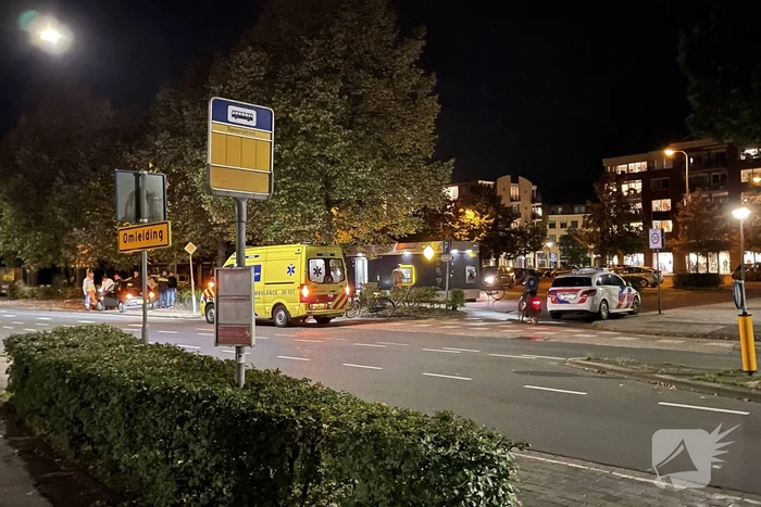 Personenauto en fietser met elkaar in botsing