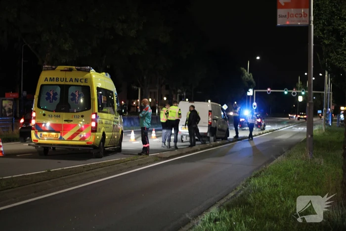 Ongeval tussen bestelbus en auto