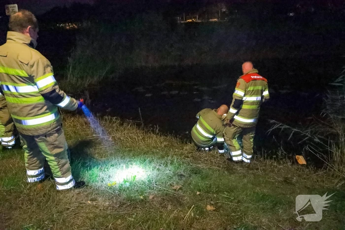 Brandweer blust brandende deelscooter van Go-Sharing