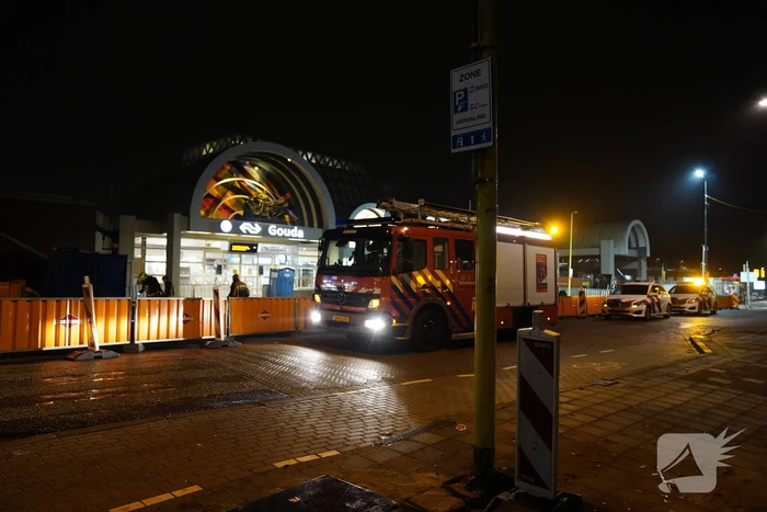 Brand naast bouwcontainer