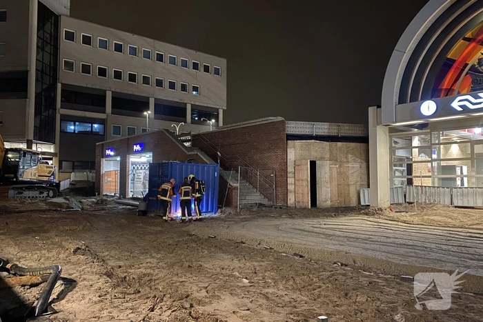 Brand naast bouwcontainer